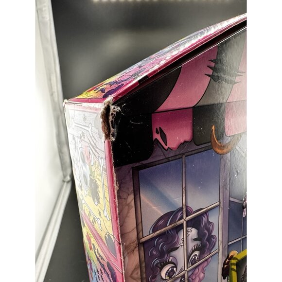 Zombaes Forever Wild Vibes Abandoned Customizable Pet Shop Doll Playset NEW - Picture 4 of 10